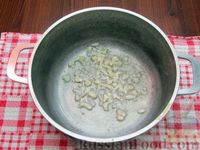 Фото приготовления рецепта: Суп с курицей, свеклой и рисом - шаг №8