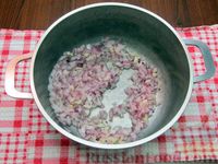 Фото приготовления рецепта: Суп с курицей, свеклой и рисом - шаг №9