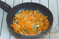 Фото приготовления рецепта: Булгур с брокколи и шампиньонами (на сковороде) - шаг №3