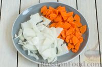 Фото приготовления рецепта: Овощное рагу с баклажанами, кабачками и чечевицей - шаг №2