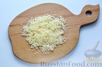 Фото приготовления рецепта: Патиссоны, жаренные с сыром и зеленью - шаг №4