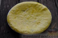 Фото приготовления рецепта: Омлет в лаваше, с колбасой и сыром - шаг №6
