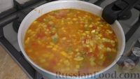Фото приготовления рецепта: Куриные шашлычки, запечённые с рисом и овощами - шаг №5