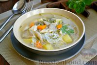 Фото к рецепту: Куриный суп с рисовой лапшой и вешенками