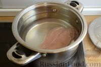 Фото приготовления рецепта: Куриный суп с рисовой лапшой и вешенками - шаг №2