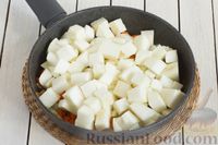 Фото приготовления рецепта: Овощное рагу с картофелем, патиссонами и сладким перцем - шаг №3