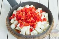 Фото приготовления рецепта: Овощное рагу с картофелем, патиссонами и сладким перцем - шаг №4