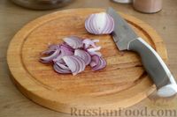Фото приготовления рецепта: Салат со стручковой фасолью, ветчиной, помидорами и кукурузой - шаг №5