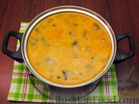 Фото приготовления рецепта: Суп с шампиньонами, чечевицей и сливками - шаг №15