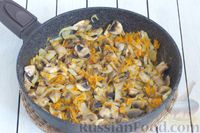 Фото приготовления рецепта: Овощной суп-пюре из патиссонов с шампиньонами - шаг №5