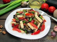 Фото к рецепту: Салат с баклажанами, помидорами, орехами и брынзой