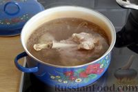 Фото приготовления рецепта: Суп с индейкой, лисичками и чечевицей - шаг №5