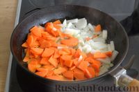 Фото приготовления рецепта: Суп с индейкой, лисичками и чечевицей - шаг №7