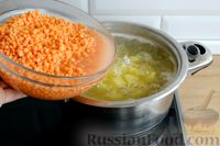 Фото приготовления рецепта: Суп с индейкой, лисичками и чечевицей - шаг №10