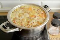 Фото приготовления рецепта: Суп с индейкой, лисичками и чечевицей - шаг №15