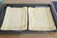 Фото приготовления рецепта: Слоёный тарт с грушами и козьим сыром - шаг №3