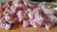 Фото приготовления рецепта: Свинина, тушенная с баклажанами и перцем - шаг №5