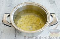 Фото приготовления рецепта: Суп с мясными фрикадельками, рисом и солёными огурцами - шаг №3