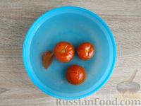 Фото приготовления рецепта: Куриные сердечки, тушенные с баклажанами и помидорами - шаг №6