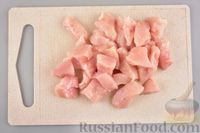 Фото приготовления рецепта: Гречка с курицей, кабачками, помидорами  и сладким перцем (на сковороде) - шаг №2