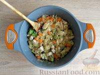 Фото приготовления рецепта: Рис с курицей, брокколи и цветной капустой - шаг №9