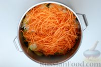 Фото приготовления рецепта: Салат из кабачков с морковью и кетчупом (на зиму) - шаг №7