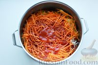 Фото приготовления рецепта: Салат из кабачков с морковью и кетчупом (на зиму) - шаг №11