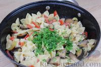 Фото приготовления рецепта: Макароны с баклажанами, помидорами и сладким перцем - шаг №9