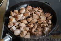 Фото приготовления рецепта: Индейка, тушенная с баклажанами и сладким перцем - шаг №9
