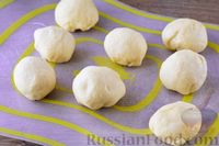 Фото приготовления рецепта: Дрожжевые пирожки с картошкой и грибами (в духовке) - шаг №16