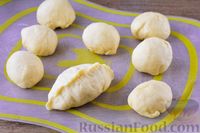 Фото приготовления рецепта: Дрожжевые пирожки с картошкой и грибами (в духовке) - шаг №18