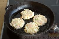 Фото приготовления рецепта: Рубленые куриные котлеты с цветной капустой и сыром - шаг №10