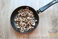 Фото приготовления рецепта: Бризоль из куриного фарша с грибами и сыром (в духовке) - шаг №6