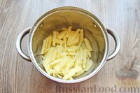 Фото приготовления рецепта: Суп с белыми грибами и плавленым сыром - шаг №2