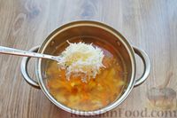 Фото приготовления рецепта: Суп с белыми грибами и плавленым сыром - шаг №11