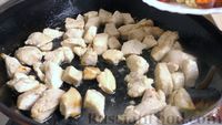 Фото приготовления рецепта: Жаркое  из курицы с овощами, под картофельной "крышечкой" - шаг №2