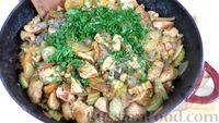 Фото приготовления рецепта: Жаркое  из курицы с овощами, под картофельной "крышечкой" - шаг №8