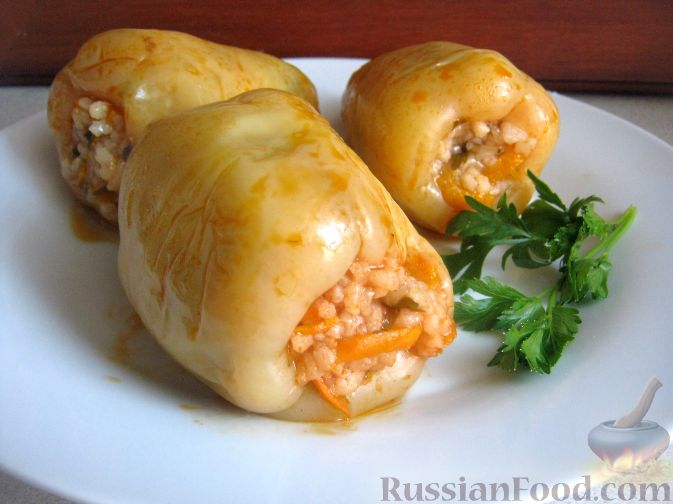 Фаршированный перец с соусом (подливкой) — рецепт с фото пошагово