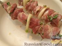 Фото приготовления рецепта: Шашлык из свинины, маринованной в кефире - шаг №8