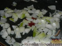 Фото приготовления рецепта: Салат с кукурузой "Мистик" - шаг №4