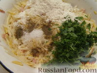 Фото приготовления рецепта: Картофельные оладьи с сыром и ветчиной - шаг №6