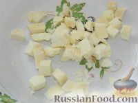 Фото приготовления рецепта: Салат с сыром "Радуга" - шаг №2