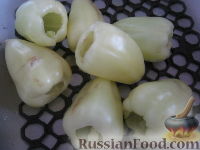 Фото приготовления рецепта: Перец болгарский, фаршированный  овощами и грибами - шаг №10