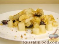 Фото к рецепту: Сладкий салат с дыней и орехами