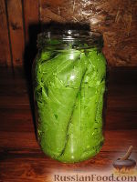 Фото приготовления рецепта: Виноградные листья для долмы, в томатном соусе - шаг №2