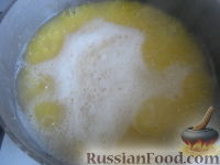 Фото приготовления рецепта: Ленивая овсянка с ананасом, кокосовой стружкой и семечками - шаг №8