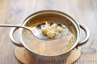 Фото приготовления рецепта: Суп с лисичками, сливками и обжаренным беконом - шаг №9