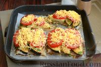 Фото приготовления рецепта: Минтай, запечённый с баклажанами, помидорами и сыром - шаг №9