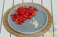 Фото приготовления рецепта: Салат из цветной капусты с болгарским перцем и помидорами - шаг №5