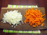 Фото приготовления рецепта: Гречка с мясным фаршем, болгарским перцем и морковью - шаг №4